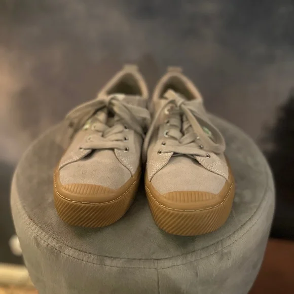 NWOT Anthropologie CARIUMA OCA Low Burnt Sand Suede Sneakers Unisex size 7 - Picture 8 of 9